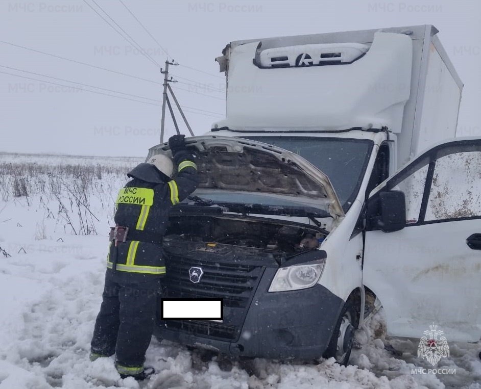 Спасатели МЧС принимали участие в ликвидации ДТП в Мещовском районе, 231 км автодороги «М-3 Украина»