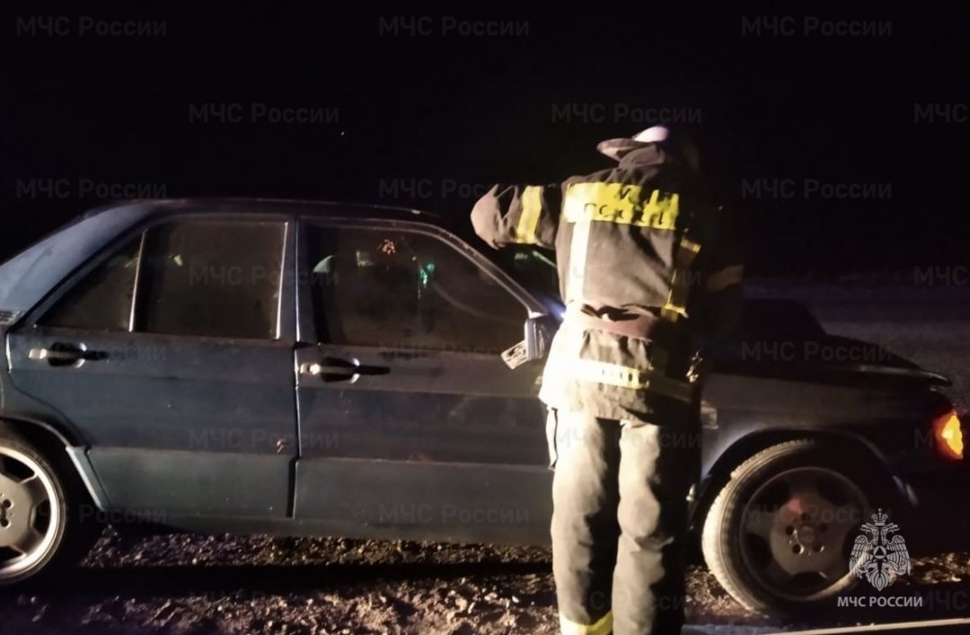 Спасатели МЧС принимали участие в ликвидации ДТП в Мещовском районе, 235 км автодороги М-3 "Украина"