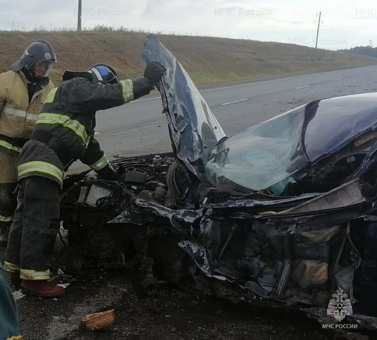 Спасатели МЧС принимали участие в ликвидации ДТП в Мещовском районе, 226 км автодороги М-3 «Украина»