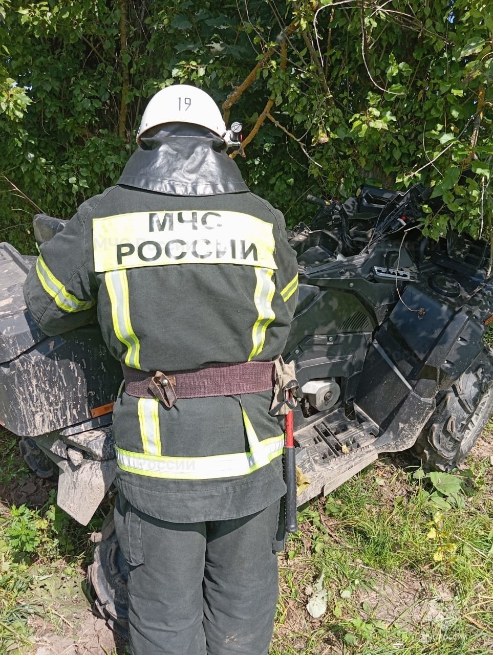 Спасатели МЧС принимали участие в ликвидации ДТП в Мещовском районе, д. Карцово