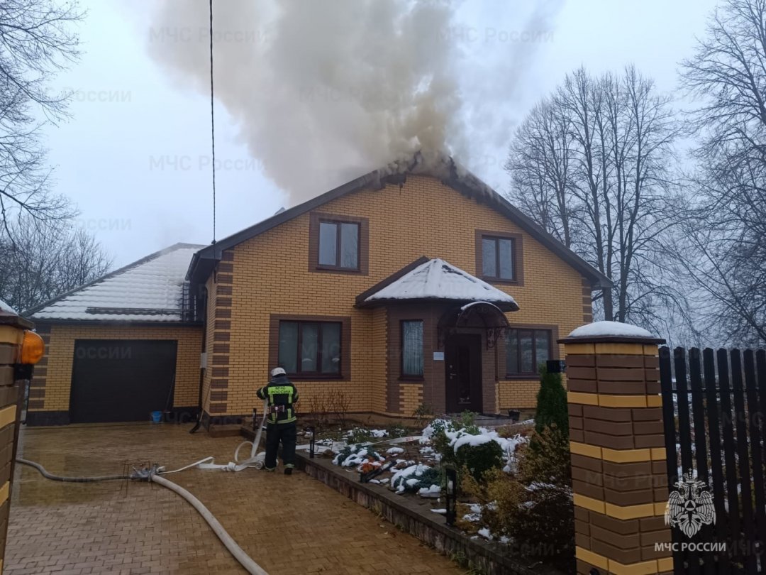 Пожар в Мещовском районе, с. Серпейск, ул. Володарского